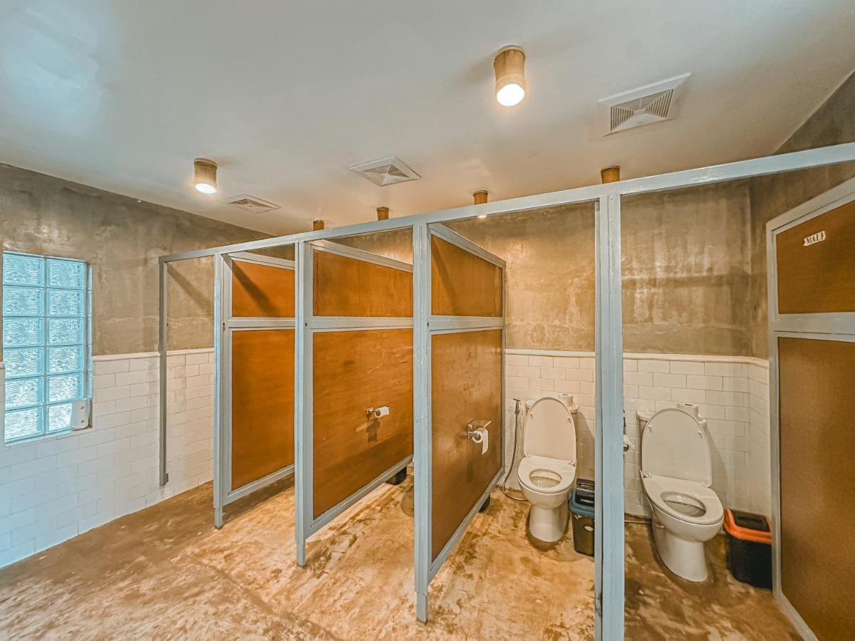 Outpost Hostel - Корон Экстерьер фото