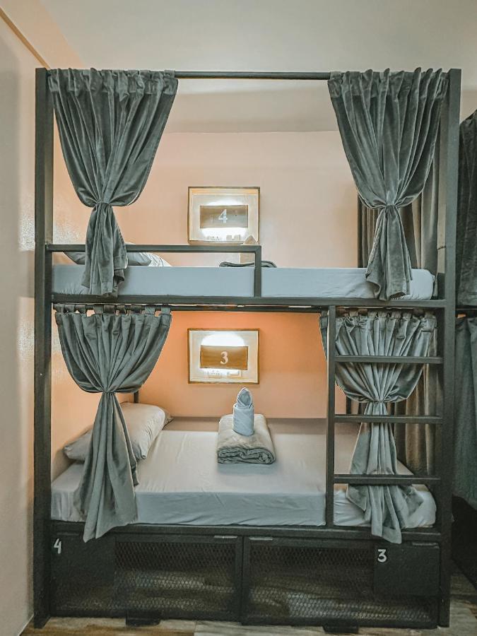 Outpost Hostel - Корон Экстерьер фото