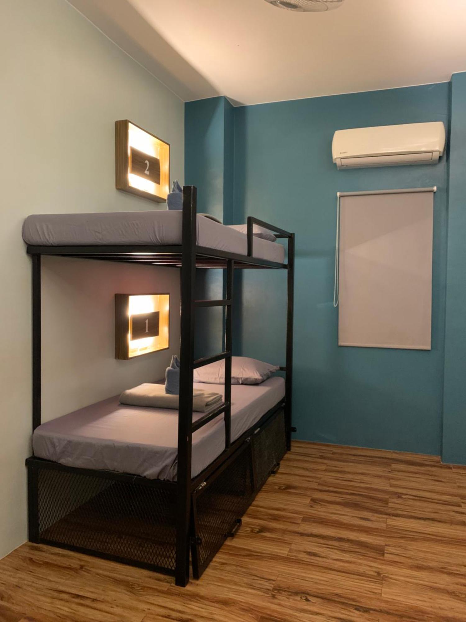 Outpost Hostel - Корон Экстерьер фото