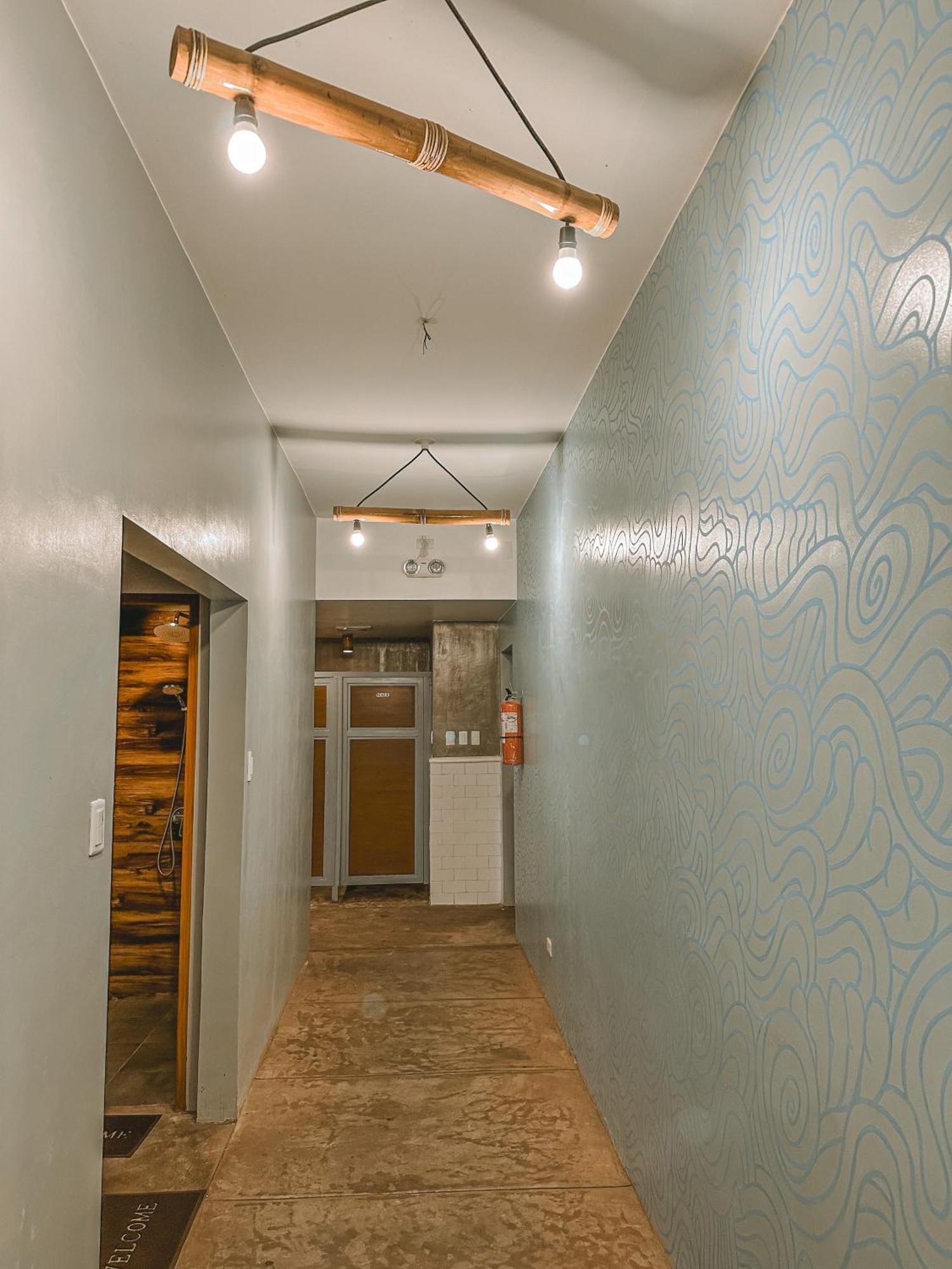 Outpost Hostel - Корон Экстерьер фото