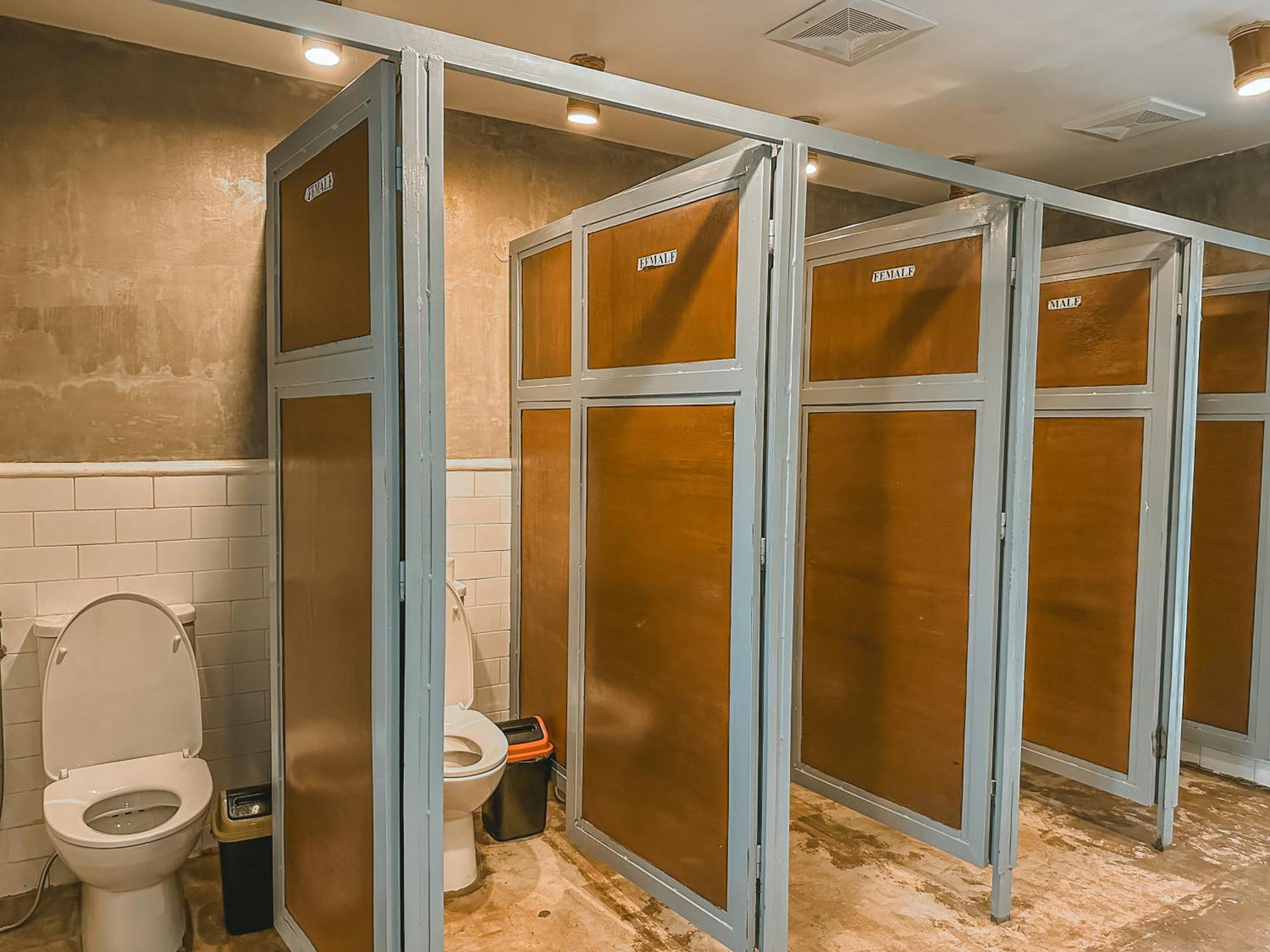 Outpost Hostel - Корон Номер фото